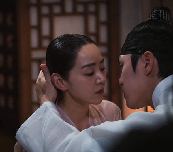 《哲仁王后》與原版的差異對比!原版初次圓房就懷孕、調戲宮女超露骨,陸版《太子妃升職記》結局超崩?