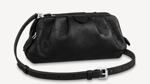 LV「SCALA 迷你雲朵包」悄悄預購中！粉嫩色系、穿孔老花低調優雅，2021 It Bag就是他