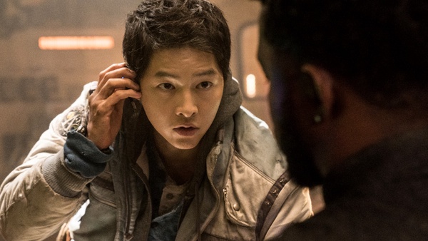 NETFLIX 2月強檔片單推薦!新春電影《孤味》、《同學麥娜絲》必看,春節在家不怕劇荒