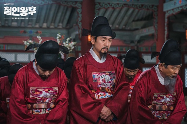 《哲仁王后》10位黃金配角！崔尚宮是《迫降》北韓大媽，萬福是《原來是美男》馬室長！