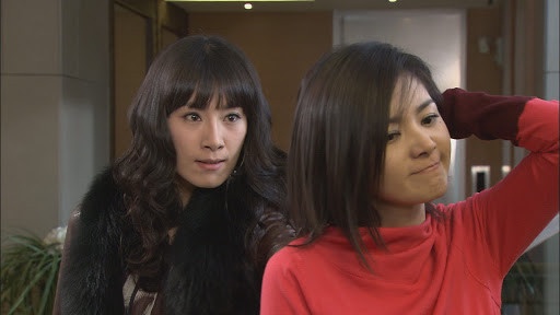 《哲仁王后》致敬彩蛋解析2:奉煥「點痣歸來」是《妻子的誘惑》經典梗!