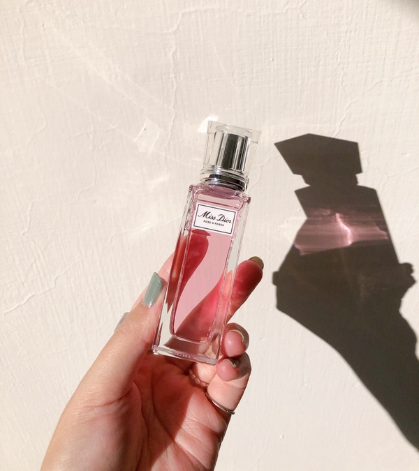6款人氣「滾珠香水」推薦！Aesop、Diptyque高質感香水，這款玫瑰香水一聞就上癮