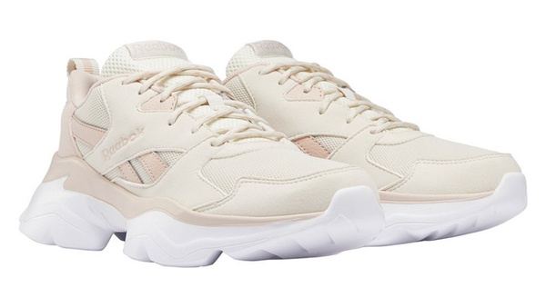 2021必收「夢幻奶茶色球鞋」推薦清單！NIKE無痛增高、顯腿細，CONVERSE新配色超溫柔