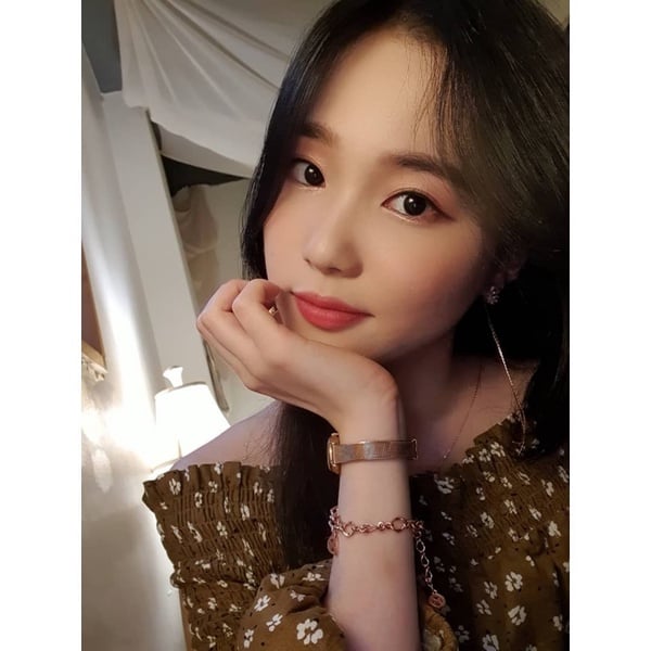 《女神降臨》配角顏值不輸文佳煐！劇中隱藏6美女，惠敏美到認不出，她神似Jisoo甜翻！