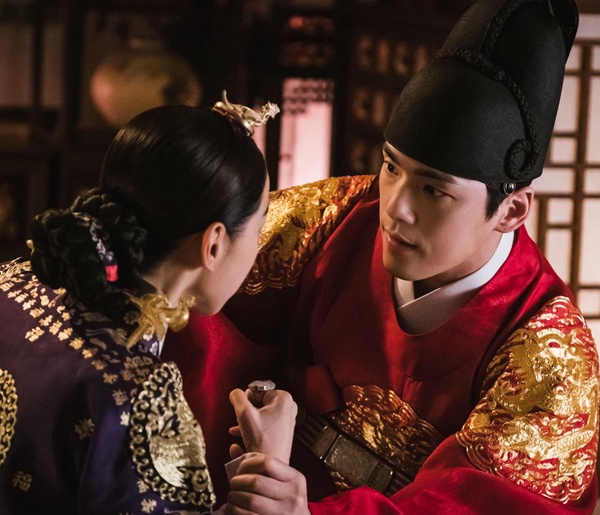 《哲仁王后》奉煥歪理金句集合！復仇要美美的、神解析婚姻本質，奉煥：婚禮就等於喪禮