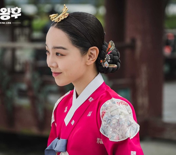 《哲仁王后》奉煥歪理金句集合！復仇要美美的、神解析婚姻本質，奉煥：婚禮就等於喪禮