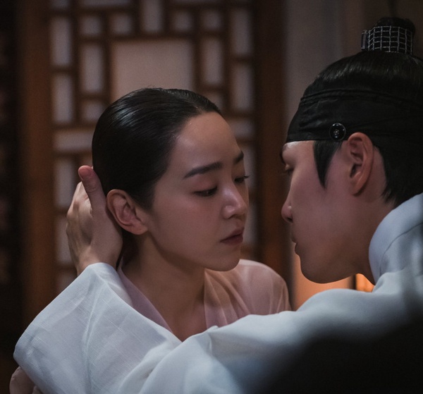 《哲仁王后》網議奉煥懷孕早有伏筆？趙大妃傳授懷皇子撇步、哲宗一直默默在為子嗣努力？