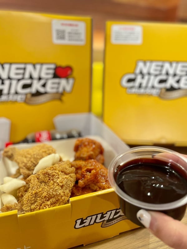 NENE CHICKEN推韓式「巧克力炸雞」，香甜巧克力炸雞「這天」開賣！加巧克力炸年糕必吃