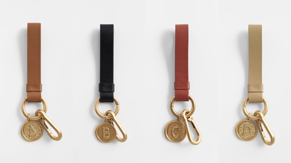 ZARA「字母飾品」回歸了!立體字母項鍊、耳環小巧可愛,真皮鑰匙圈超有質感~