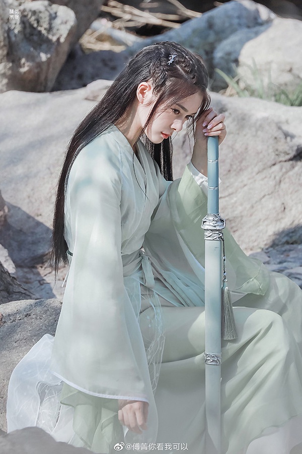 偶像女團的古裝造型7：傅菁《且聽鳳鳴》