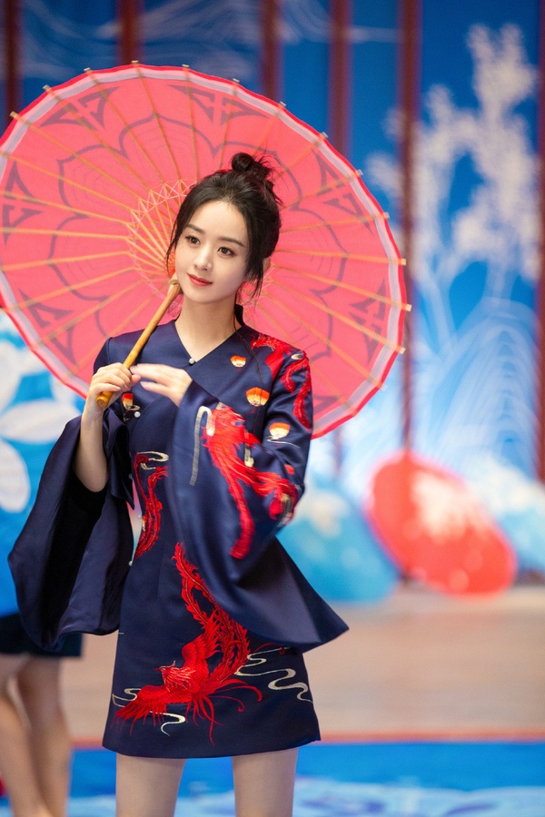 9位明星開運紅穿搭盤點！王一博隨便穿都好看，趙麗穎驚艷，高偉光＆李現是行走衣架子