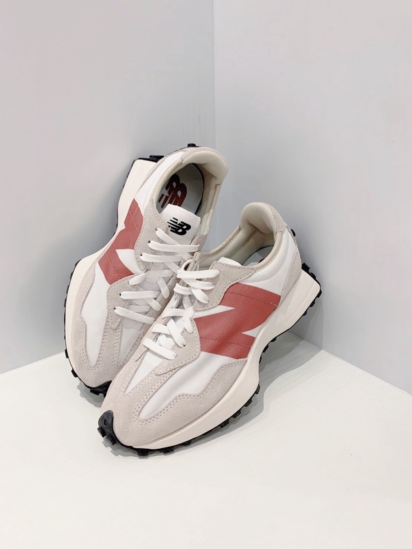 2021顯瘦白鞋推薦！New Balance 327增高激瘦，Nike Air Max、Air Force梨形身材救星