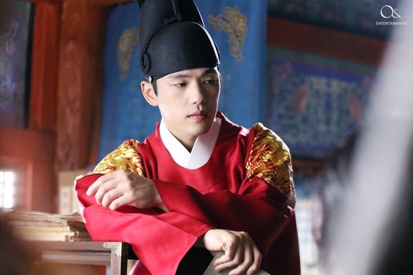 《哲仁王后》收視狂！網評5部翻拍成功的韓劇，《步步》IU&amp;李準基、F4李敏鎬選角太還原