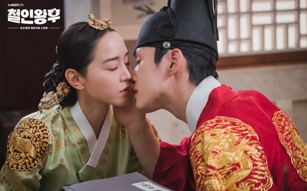 網評5部翻拍超成功韓劇！《哲仁王后》收視狂，《步步》IU&李準基、F4李敏鎬選角太還原