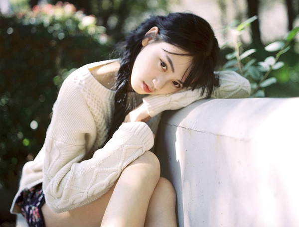 古裝劇《斗羅大陸》演員古裝vs時裝8:黃燦燦 飾演 胡列娜