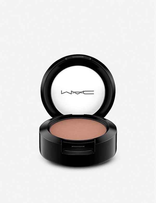 日彩妝師推薦5款腫泡眼必備「打底眼影」！MAC、Bobbi Brown新手必備，植村秀日妞愛用