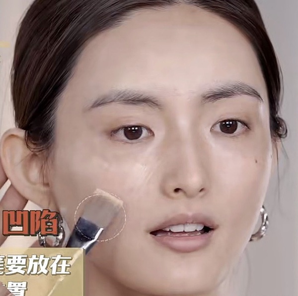 彩妝師親授日韓大勢「氧氣感底妝」畫法！妝前&底妝順序一次公開，上臉第一筆超重要