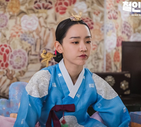 網議穿越劇經典套路！女主醒來裝失憶、隨便都能遇王族，《步步》《哲仁王后》都沒逃過
