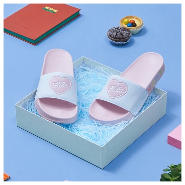 「FILA RAY ICY冰晶版」共推出「霜花銀」、「冰珀粉」、「雪沐紫」以及「碧波藍」四色,市價2,480元。