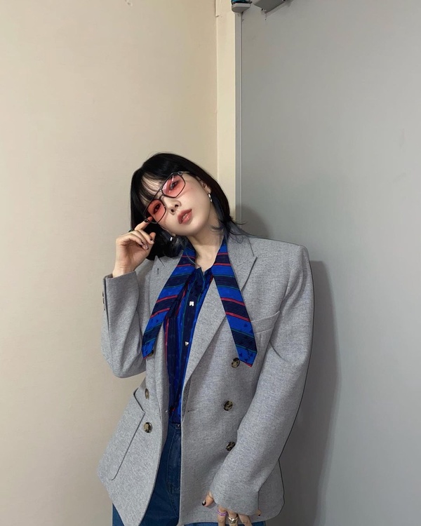 西裝外套穿搭2:太妍