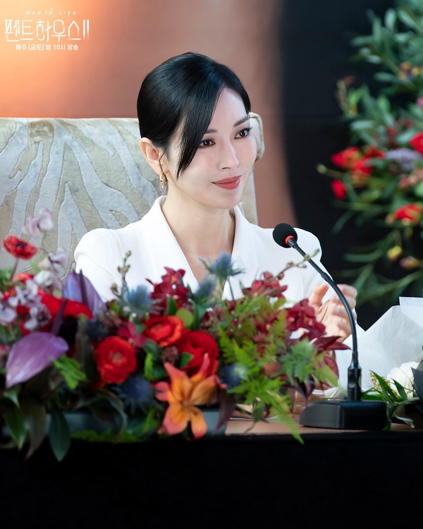 《上流戰爭2》金素妍7件事！選美亞軍、《順風婦產科》宋慧喬姊姊，演高甜霸總劇也好看