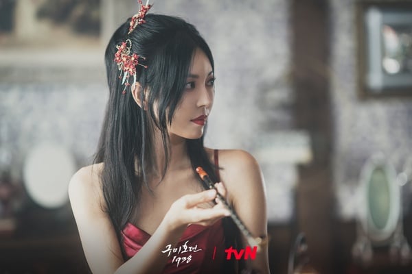 《上流戰爭2》金素妍7件事！選美亞軍、《順風婦產科》宋慧喬姊姊，演高甜霸總劇也好看