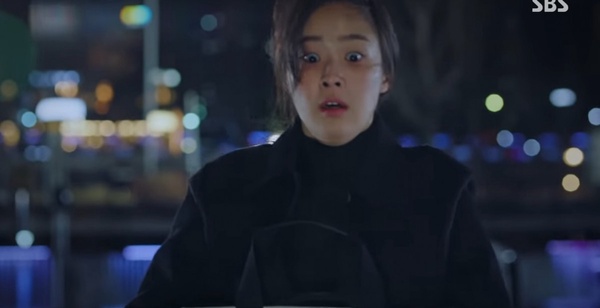《上流戰爭2》金素妍SIM卡白吞了？網吐嘈超扯劇情，赫拉皇宮誰都能闖、羅根爸寶還帶賽