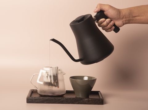 微熱山丘推出「草莓蘋果酥」！法芙娜草莓可可外型＋滿滿蘋果丁，搭配檸檬糖霜酸甜必吃