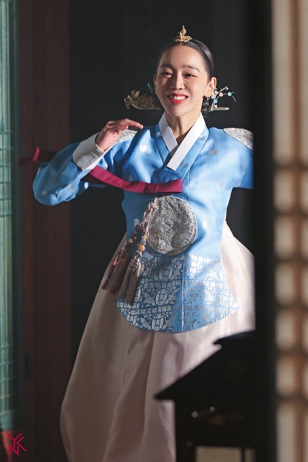 《哲仁王后》申惠善超美韓服藏秘密！古裝美翻的女星，IU金裕貞可愛，她是網友票選Top1