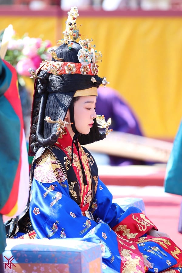 《哲仁王后》申惠善超美韓服藏秘密！古裝美翻的女星，IU金裕貞可愛，她是網友票選Top1