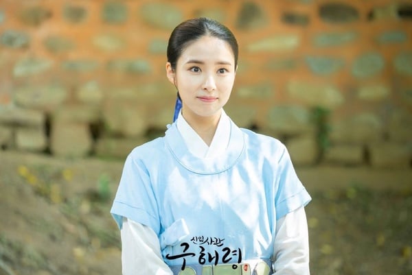 《哲仁王后》申惠善超美韓服藏秘密！古裝美翻的女星，IU金裕貞可愛，她是網友票選Top1