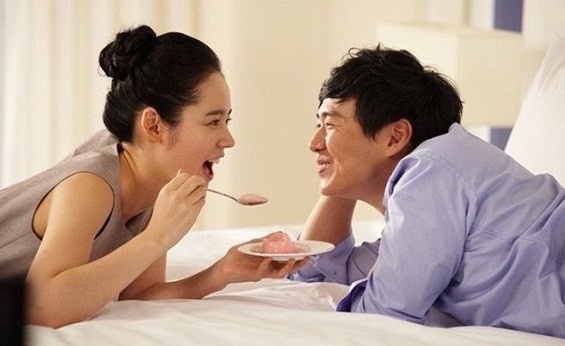 韓國神仙CP高甜戀愛互動4：韓佳人♥延政勳 追求時狂請女方經紀人喝酒、求助攻