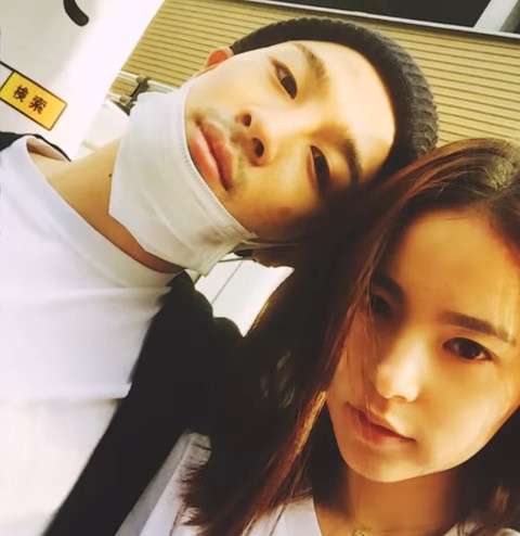 韓國神仙CP高甜戀愛互動6：太陽♥閔孝琳 寫情書示愛、蹲下幫女友綁鞋帶