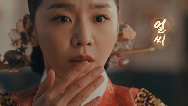 《哲仁王后》申惠善又奉煥上身？6主演近況，崔尚宮暴接3部新戲，申惠善紅到被劇組瘋搶