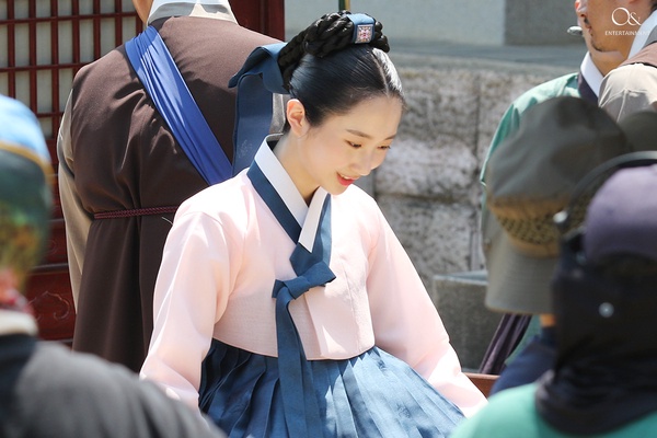 《哲仁王后》申惠善「奉煥」又上身!6主演近況,申惠善代言接不停,崔尚宮暴接3部新劇