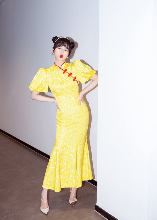 景甜《司藤》穿旗袍美上熱搜！10位陸劇女星旗袍造型，譚松韻甜美，迪麗熱巴身材太惹火