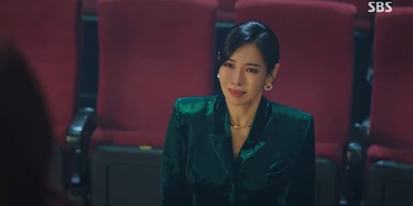 《Penthouse上流戰爭2》羅愛喬是秀蓮假扮？網列可疑證據，蝴蝶刺青被洗掉？羅愛喬第1季就出現過
