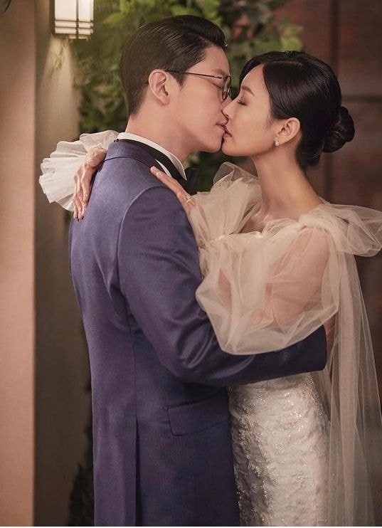 《上流戰爭2》金素妍婚紗太仙！6個造型秘密，書真衣服好平價、朱丹泰對婚紗有奇怪執念