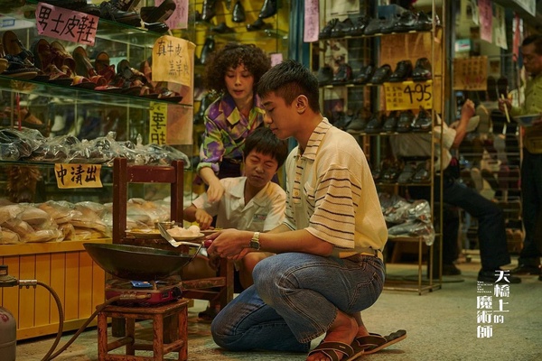 Netflix《天橋上的魔術師》劇情揭密！小黑人是什麼？真的有空白籤詩！不是超幸運就是衰到逆天