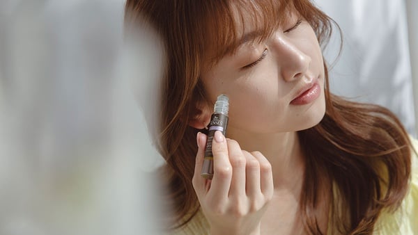 美容編輯狂推的「口袋美容油」！立即保濕、修護毛躁髮尾又能舒壓，隨時甩掉病氣變仙女