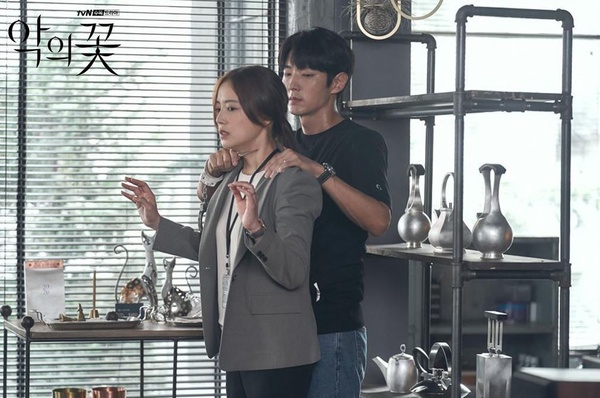 不輸《信號》的好劇！6部懸疑推理劇推薦，《怪物》韓網力推，《Mouse》李昇基眼神好毛