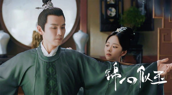 《錦心似玉》戀愛後的徐令宜9個「中二行為」！自砸窗戶、撒嬌求關注，根本幼稚園小孩