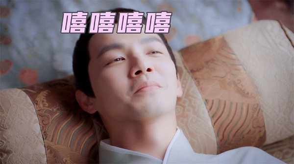《錦心似玉》戀愛後的徐令宜9個「中二行為」！自砸窗戶、撒嬌求關注，根本幼稚園小孩