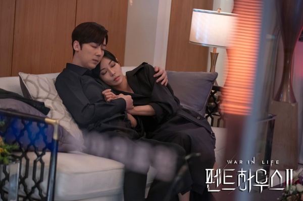 《上流戰爭2》羅娜不是河允哲女兒？網分析時間線，羅娜&恩星生日、劇情細節都對不上？
