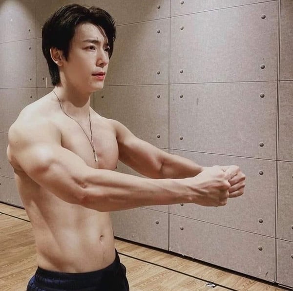 天使臉孔魔鬼身材男星6:Super Junior東海