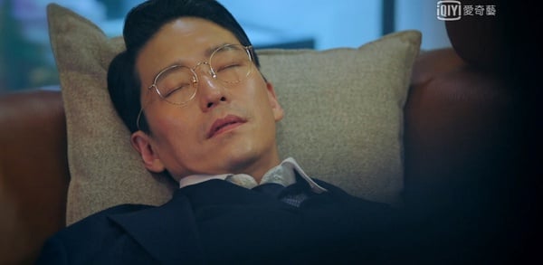 《Penthouse上流戰爭2》不合理Bug！秘書超廢、羅娜開顱還趴趴走，書真「安眠藥加酒」根本在殺夫