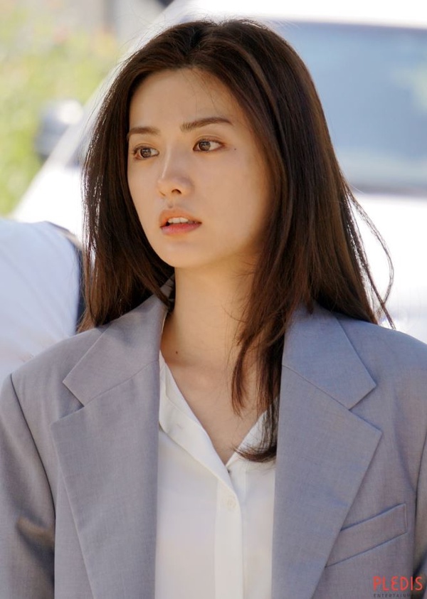 《上流戰爭2》金素妍「濃顏系」長相超絕！韓娛6位濃顏系美女，NANA、周子瑜美得好搶眼
