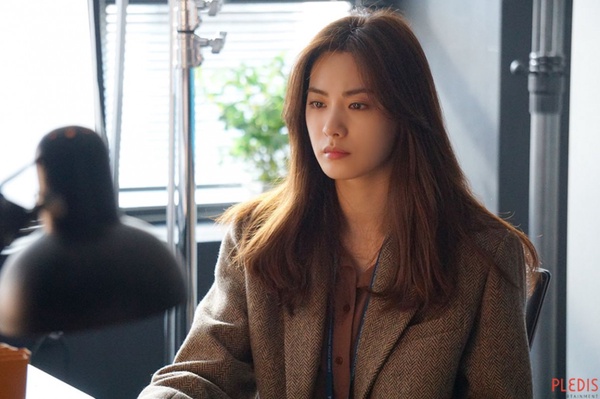 《上流戰爭2》金素妍「濃顏系」長相超絕！韓娛6位濃顏系美女，NANA、周子瑜美得好搶眼