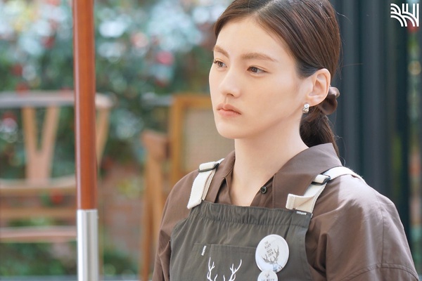 《上流戰爭2》金素妍「濃顏系」長相超絕!韓娛6位濃顏系美女,NANA、周子瑜美得好搶眼