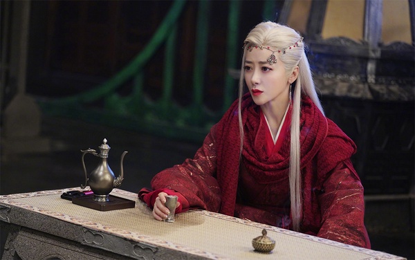 2021古裝劇10位紅衣美人！迪麗熱巴《長歌行》紅披風霸氣，龔俊《山河令》紅衣比女人美